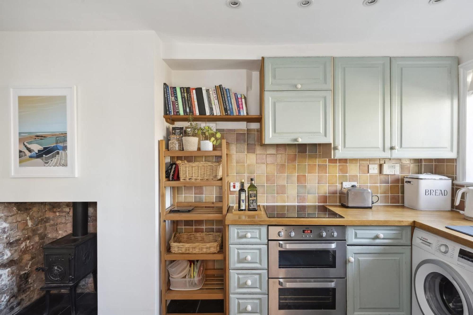 Beautiful Victorian On Peaceful Square Holiday home Exeter