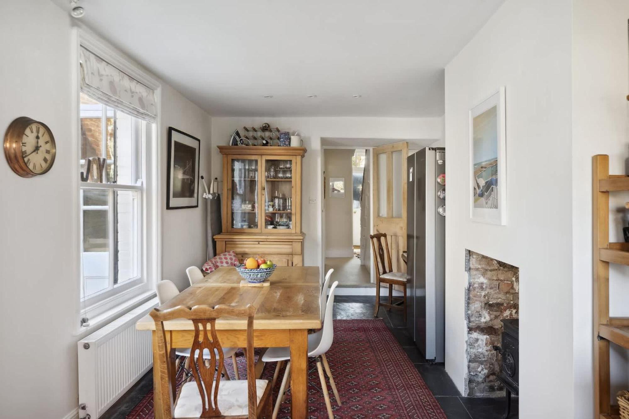 Beautiful Victorian On Peaceful Square Holiday home Exeter