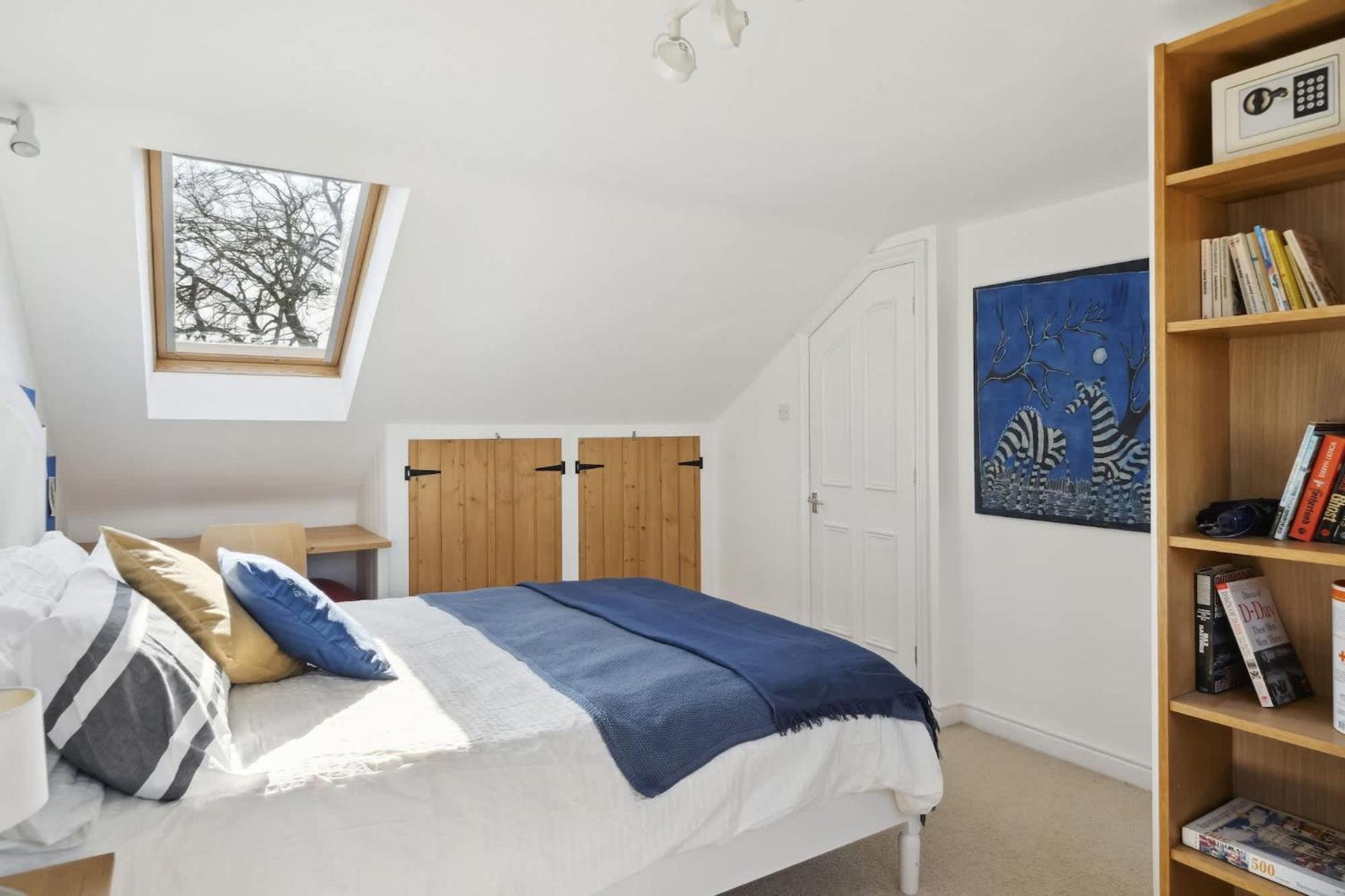 Beautiful Victorian On Peaceful Square Holiday home Exeter
