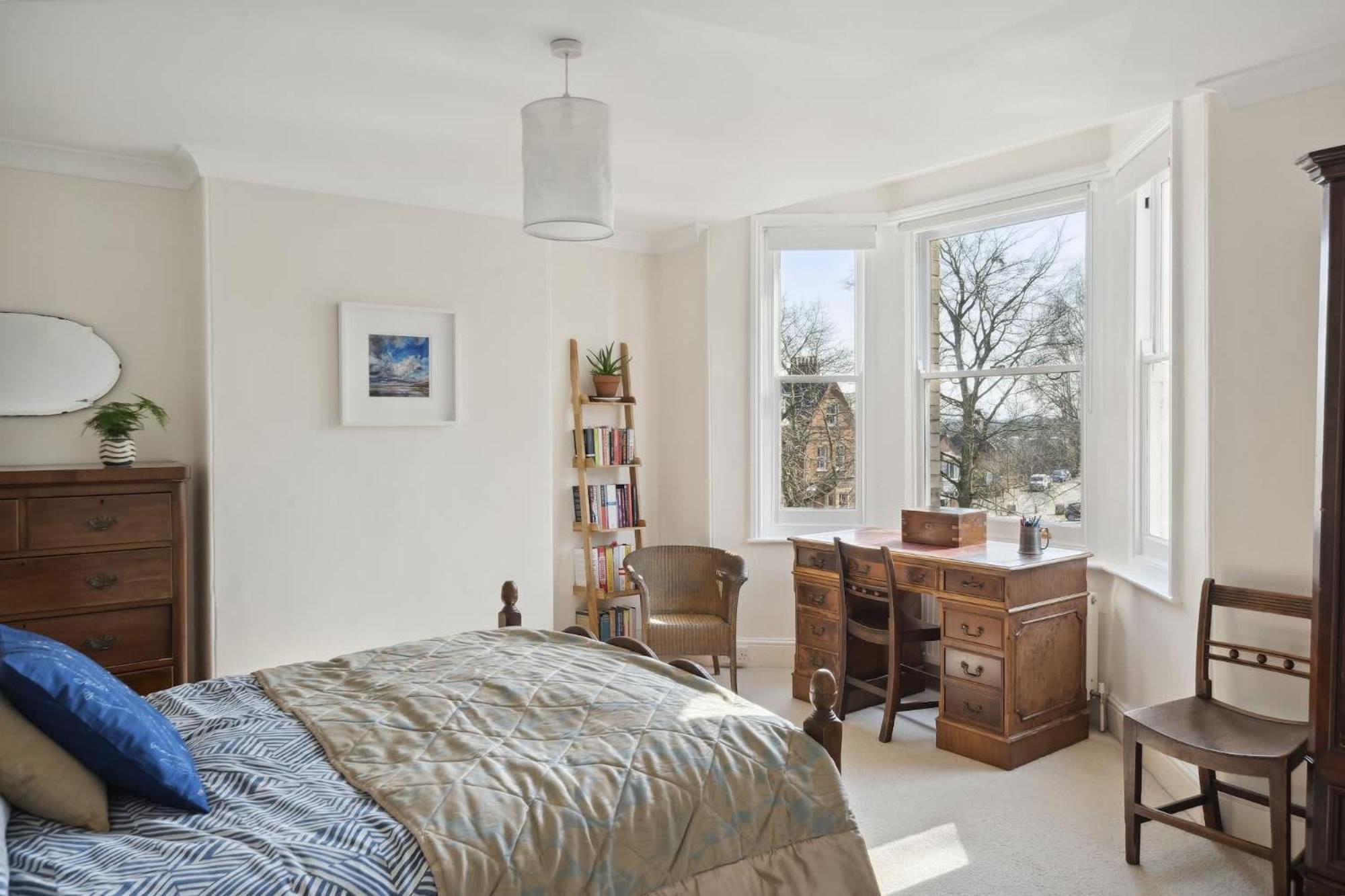 Beautiful Victorian On Peaceful Square Holiday home Exeter