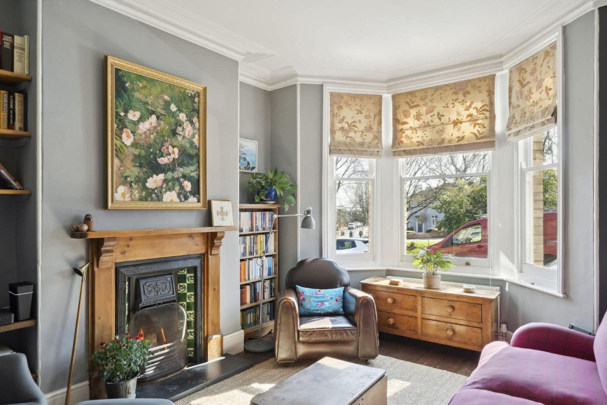 Beautiful Victorian On Peaceful Square *